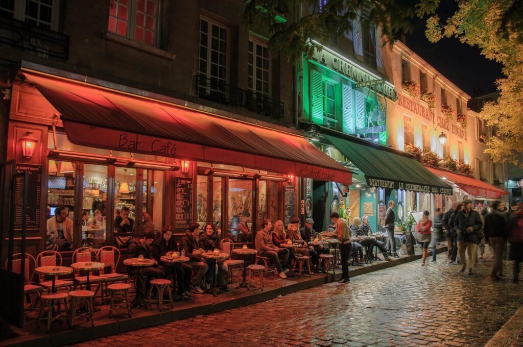 street-night-town-restaurant-city-paris-1233497-pxhere.com-min